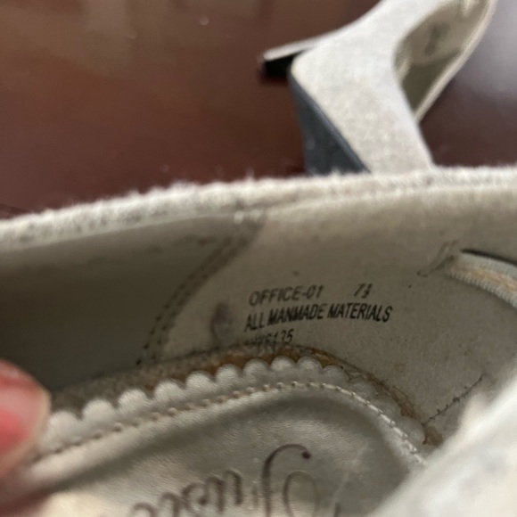 Fusion gray platform rounded toe heels.  Suede-like. Size 7.5. - Picture 8 of 8